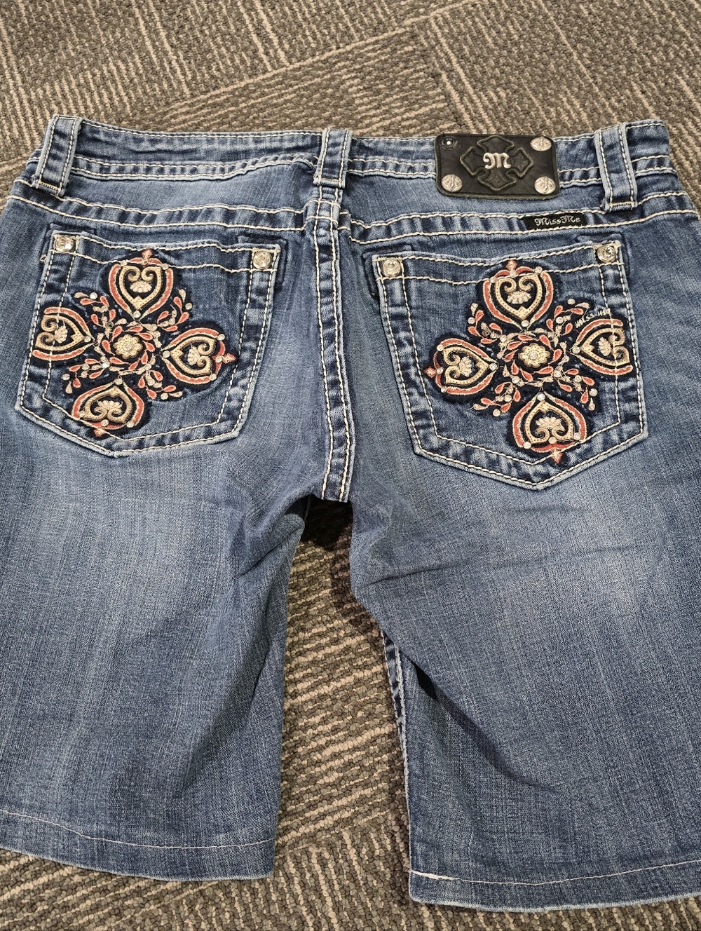 Miss Me Embellished Bermuda Denim Shorts Size 32 - Picture 2 of 13